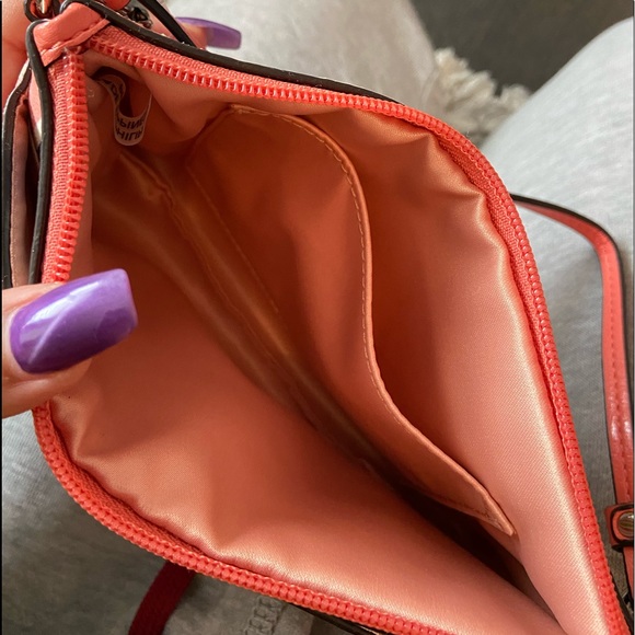 Coach purse - Picture 2 of 2